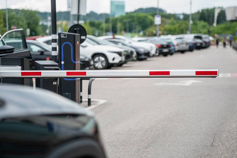 Installation de barrière levante pour parking d’entreprise au Havre
